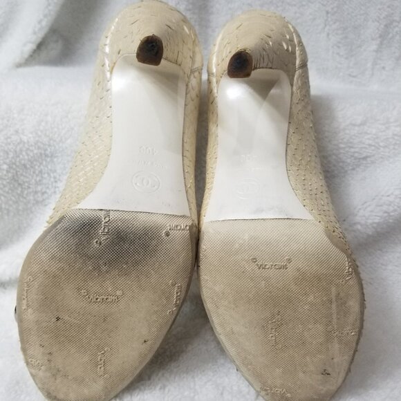 PRICE DROP-CHANEL Ivory Metalic Snake Skin heels - Picture 10 of 13
